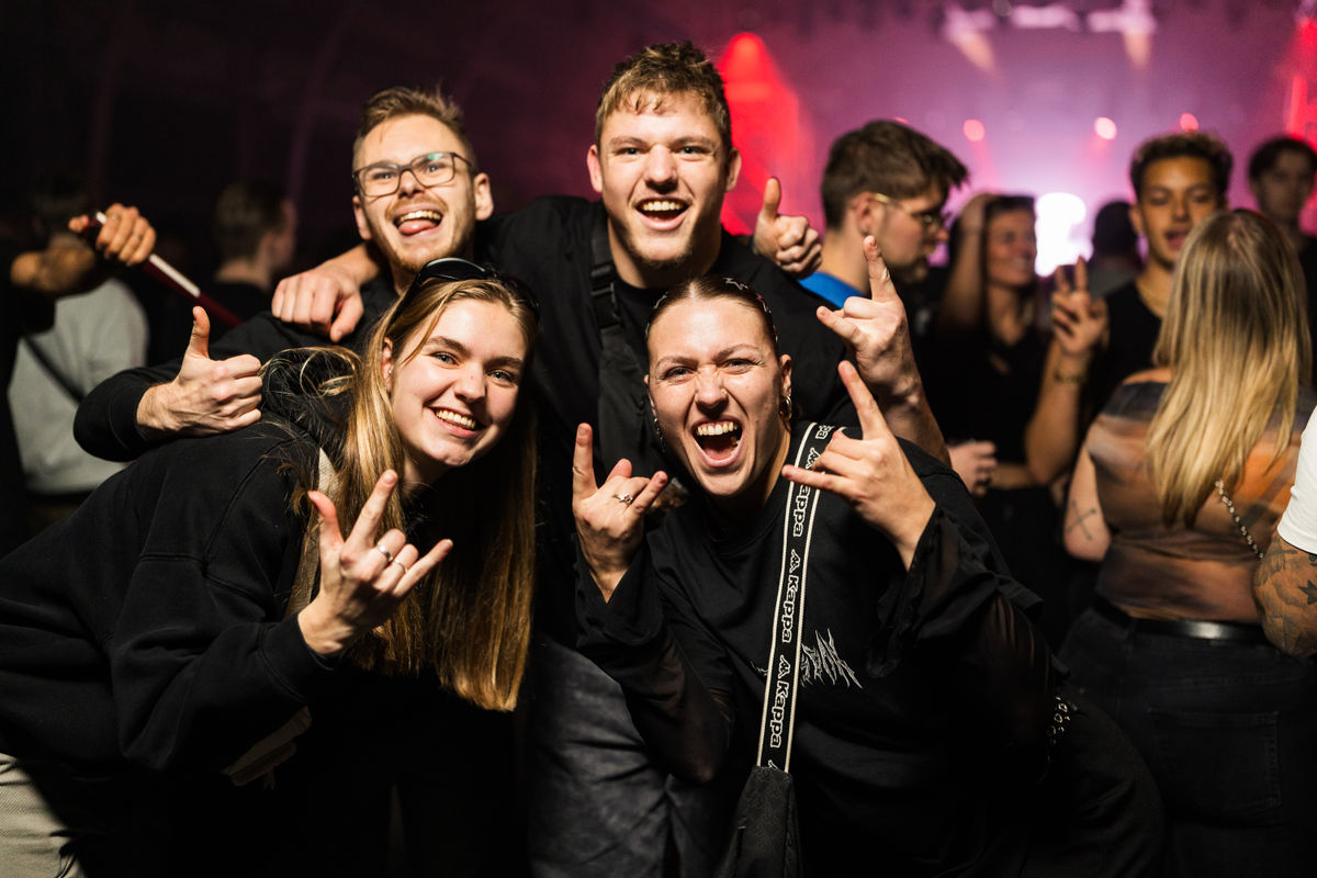 Loading... just a sec